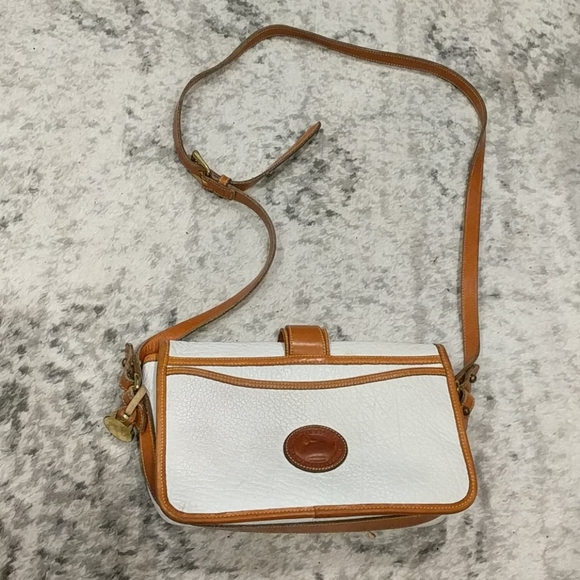 Dooney & Bourke Handbags - Vintage Dooney & Bourke All Weather Leather bag